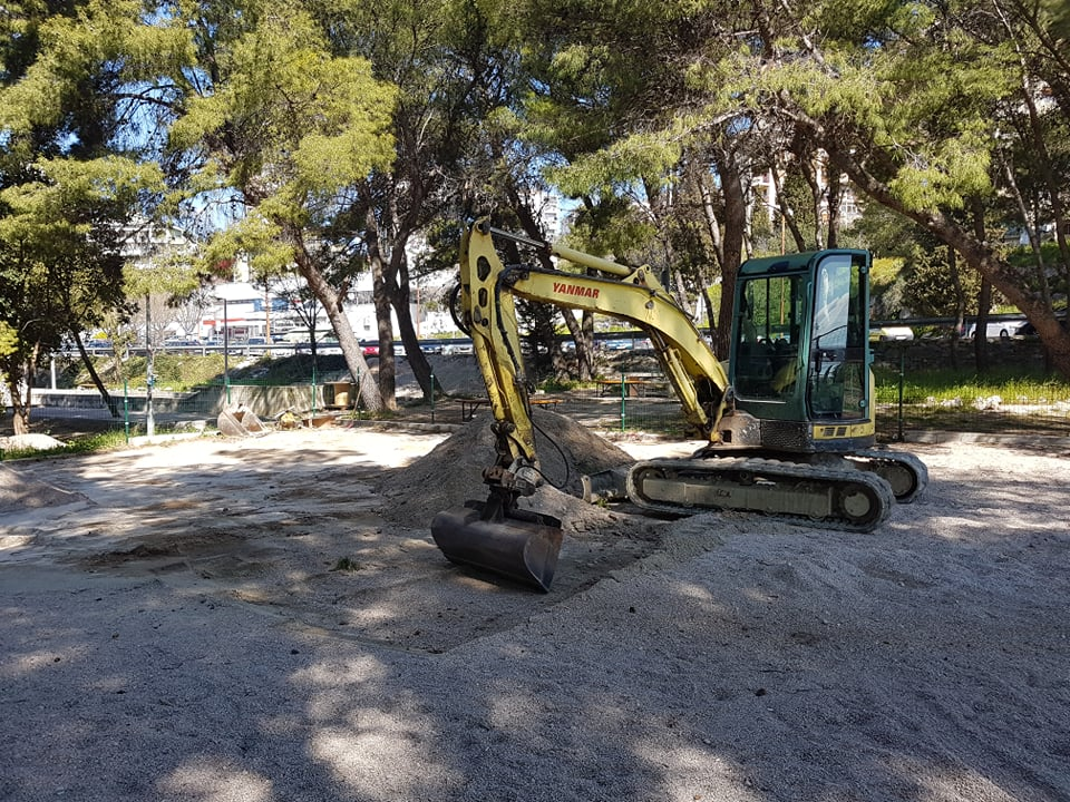 Obnavljaju se stara i montiraju nova dječja igrališta, započeli radovi i u Rasadniku na Vidicima   