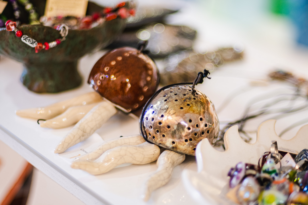 Proljeće u Galeriji Juraj Dalmatinac donosi popust na šarene umjetnine morskih motiva!