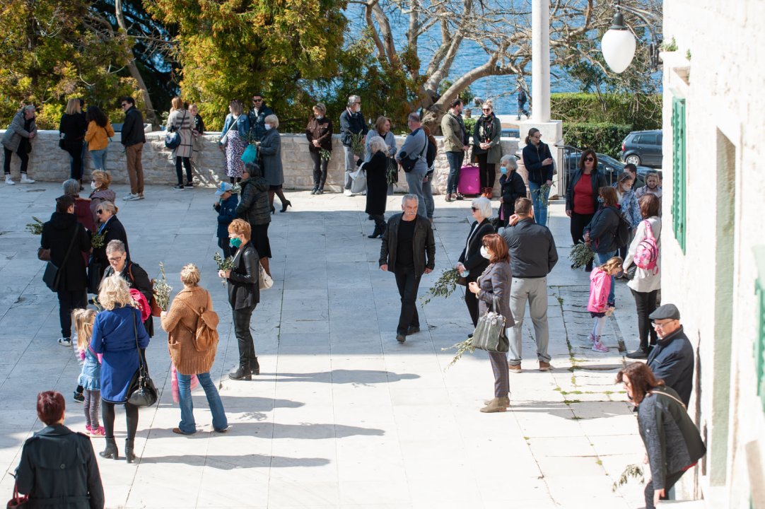 Procesijom, misom i blagoslovom maslinovih grančica Šibenčani proslavili Cvjetnicu