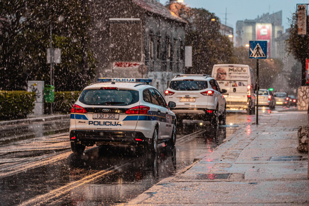 Već je debelo proljeće, a u Šibeniku pada snijeg: Zadnji put tako je bilo 2018. godine 