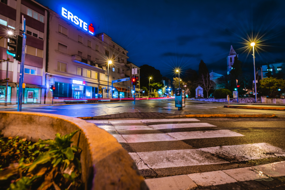 Glavni gradski parking ovako je izgledao 2018. godine: Nedostaju li vam automobili, stabla, beton...?