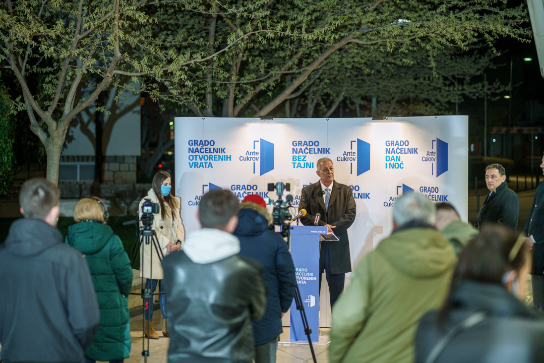Ante Cukrov (HDZ) održao je presicu točno u ponoć, evo što je time htio poručiti Vodičanima