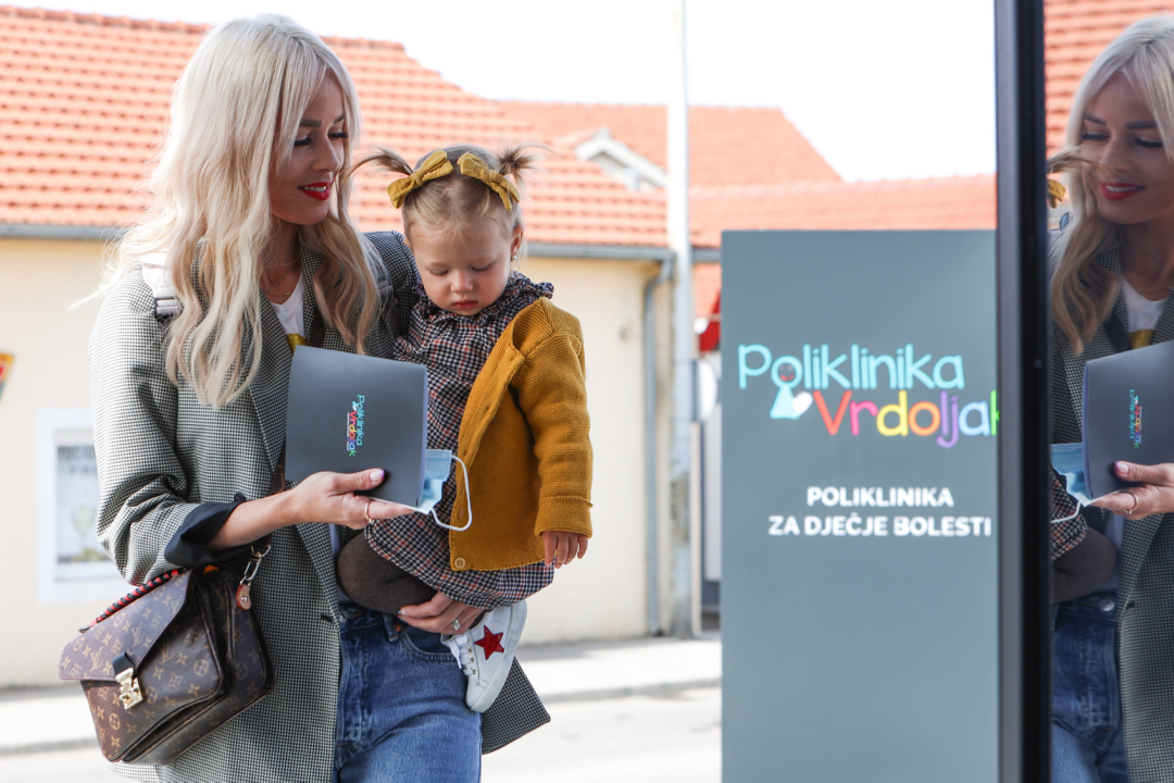 Smile T-shirt &amp; party store nudi personalizirane poklone i dekoracije za zabavu po super cijenama! 