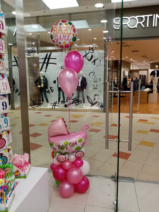 Iznenadite svoje bližnje personaliziranim poklonima i dekoracijama iz Smile T-shirt &amp; party storea! 