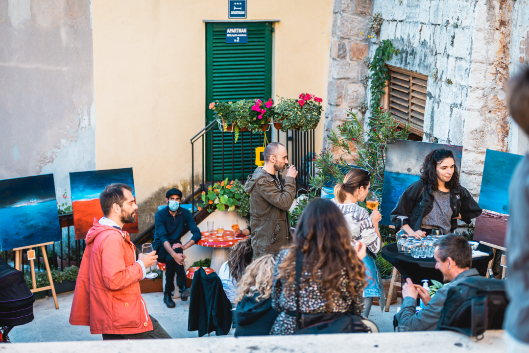 U Azimutu se izgubite u ‘Mislima’ Kristijana Gradečkog, protumačite ih prema vlastitom viđenju svijeta!