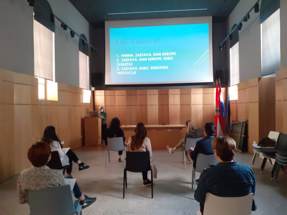 Provjerite raspored radionica u Društvenom centru Grada Skradina!  