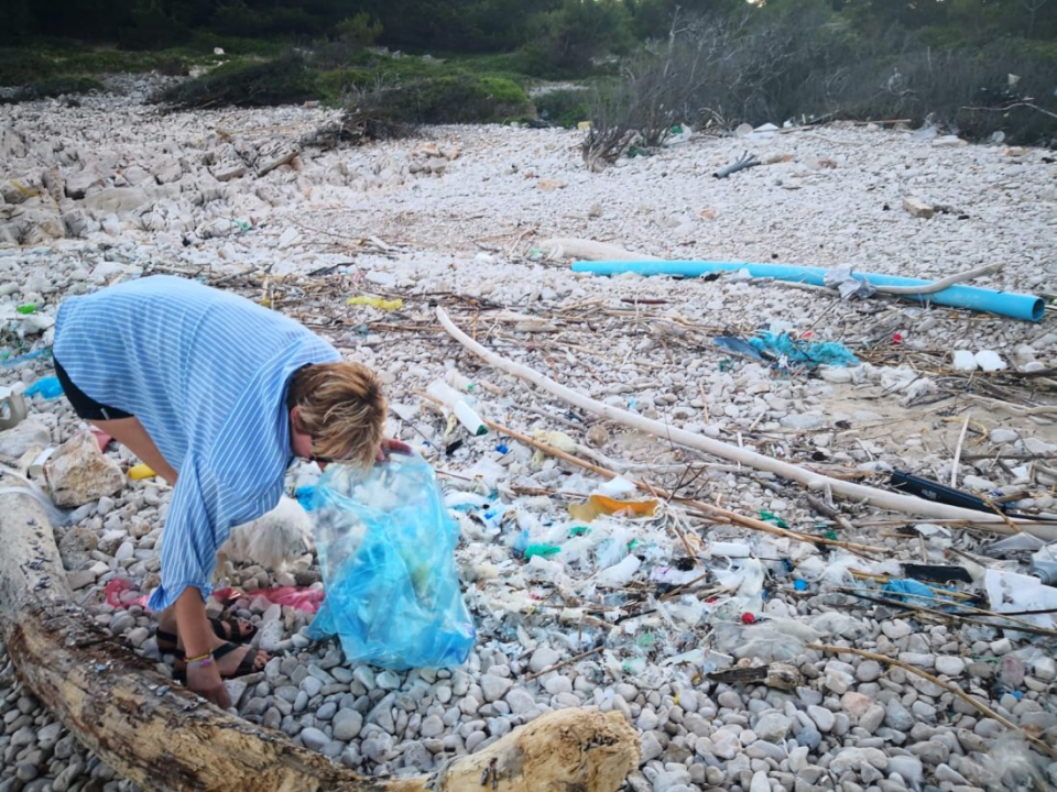 Ova šporka vala je usred Nacionalnog parka Kornati: 'Napunili smo gumenjak, a pomak na plaži se ne vidi'