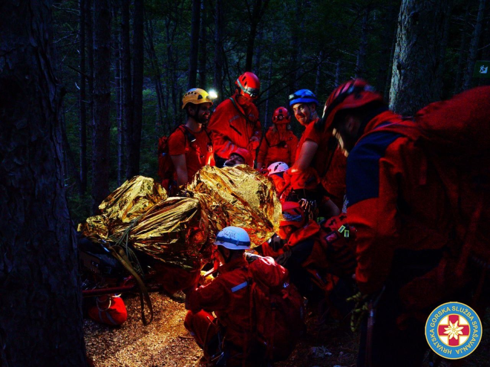 Od obuke do obuke: Pogledajte kako se šibenski GSS-ovci spremaju za akcije spašavanja u planinama