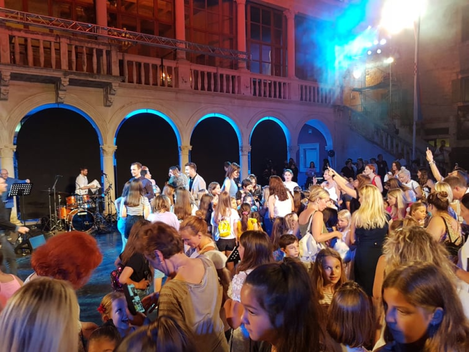 Ekipa iz A strane oduševila i djecu i roditelje: 'Ovi ljudi su vrhunski glazbenici, uživam ih slušati' 