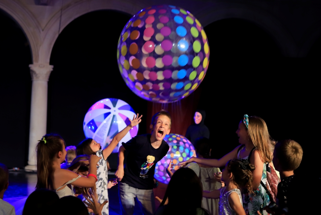 Gosti iz Izraela bili su izvrsni sinoć na Ljetnoj pozornici! Pogledajte kako je izgledala srijeda na Dječjem festivalu