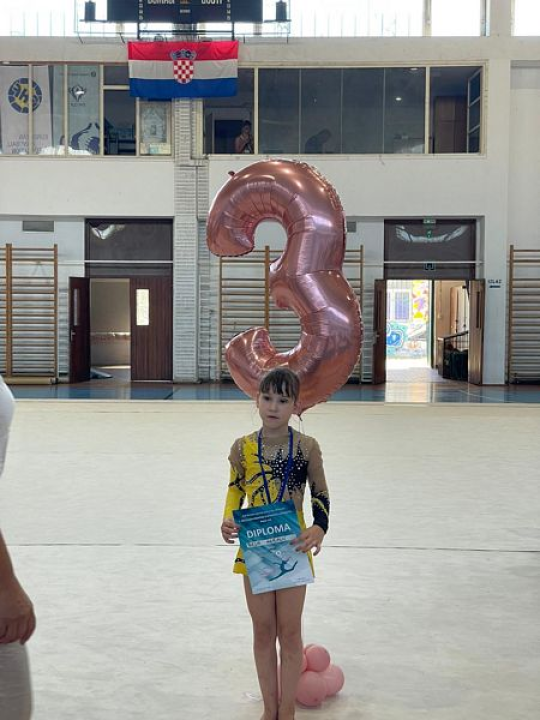 Gimnastičarke Šibenik-Dalmacije predstavile se u sjajnom svjetlu, osvojile mnoštvo medalja