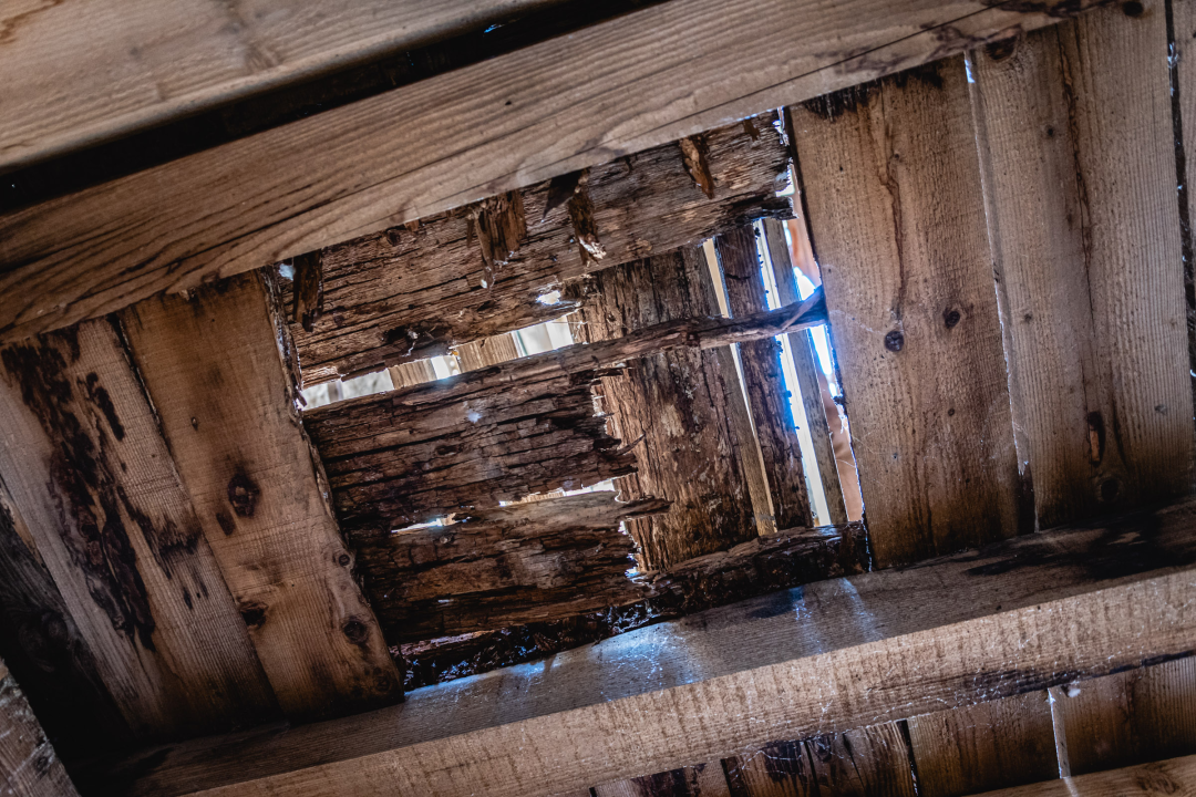 Ne prolazite ulicom Biskupa Fosca, drvena skela je trula i raspada se!