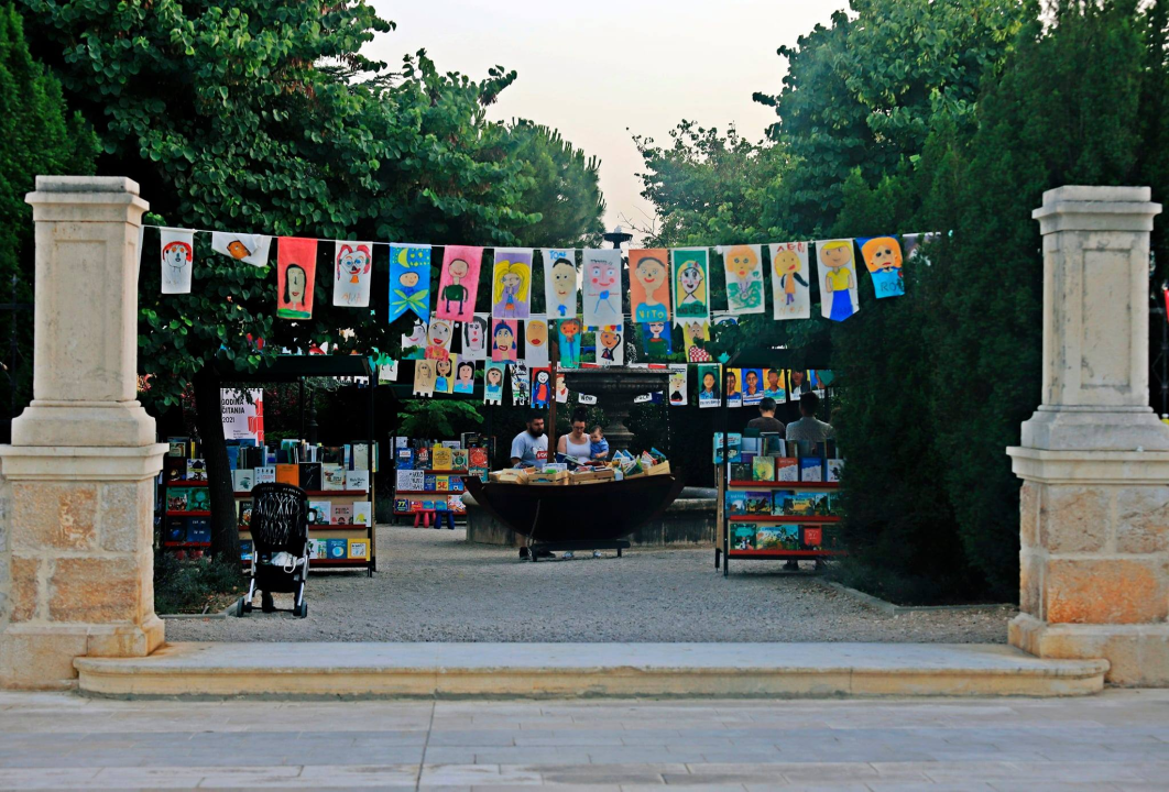 U Perivoju Roberta Visiania izloženo gotovo 10 tisuća knjiga za djecu i mlade 