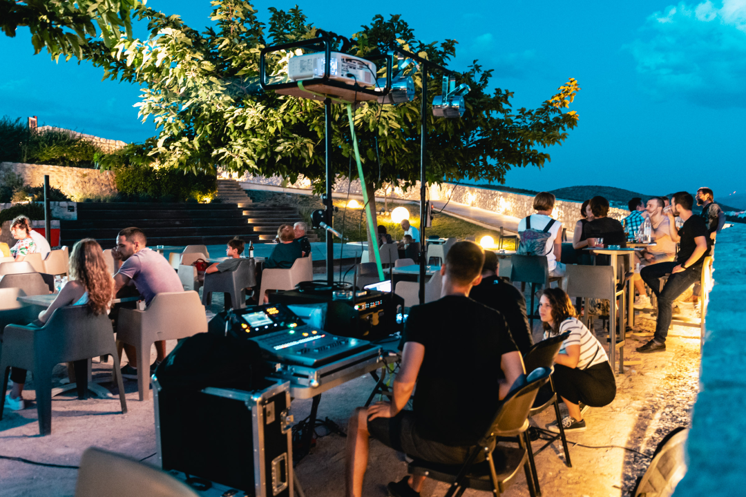 Na Baroneu Šibenčanima premijerno prikazan film ‘Slučajna raskoš prozirnog vodenog rebusa’