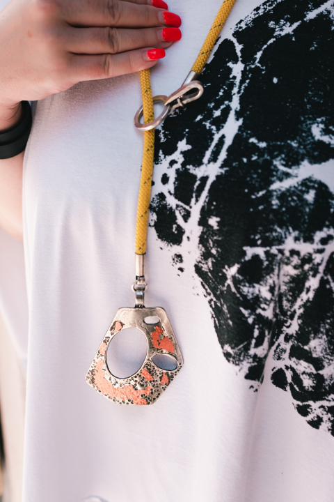 Ljeto u Galeriji Juraj Dalmatinac u znaku veselih riba, bezvremenskog nakita i poznatih umjetnika!