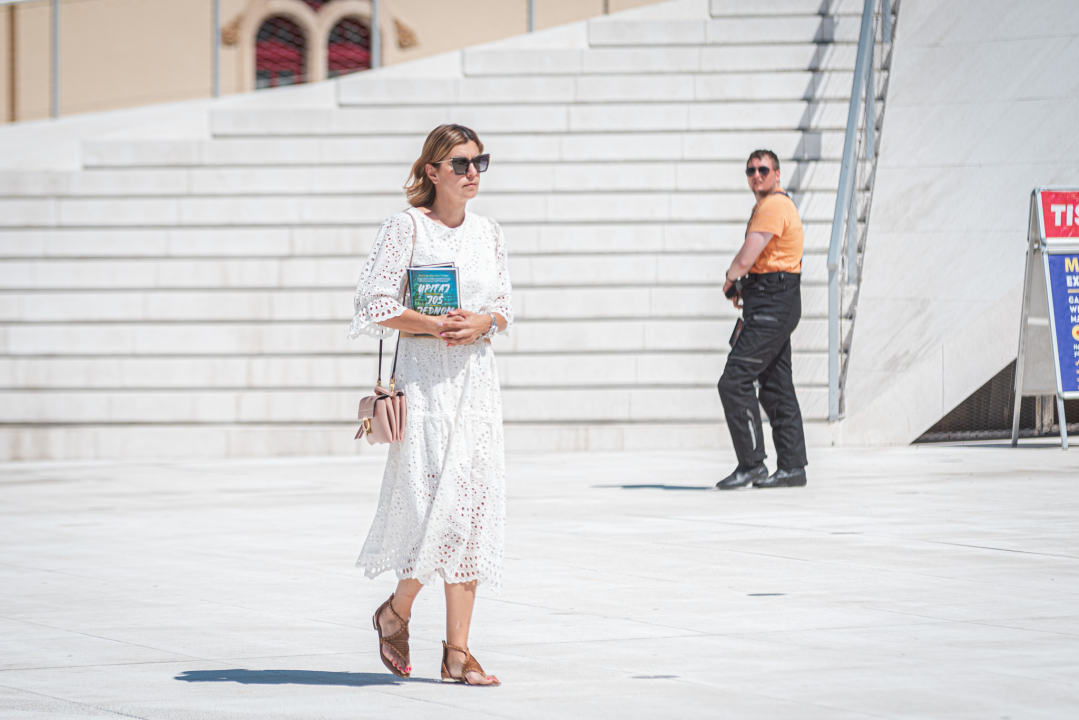 Modno osviještene sugrađanke pokazale kako biti stajliš po visokim temperaturama 