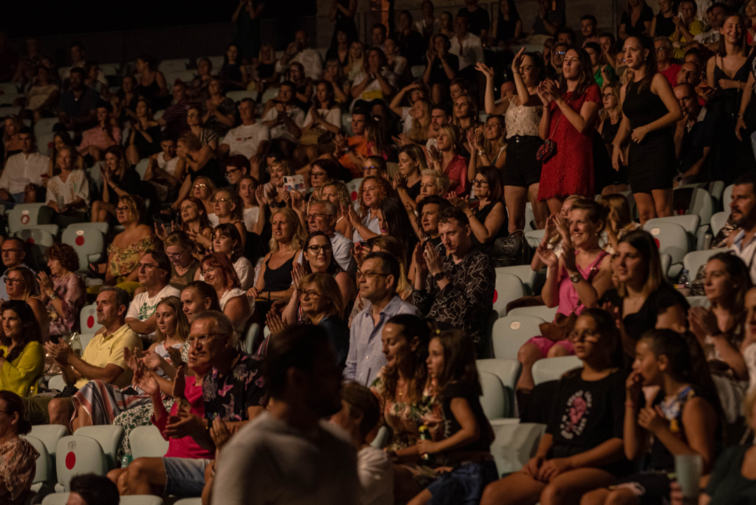 Vanna nizala hitove, tribine pjevale iz sveg glasa