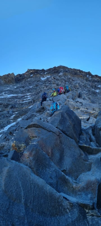 Troje Mihovilaca na krovu Alpa: 'Naporno je fizički i psihički, sada se na +35 adaptiramo na temperaturni šok'  