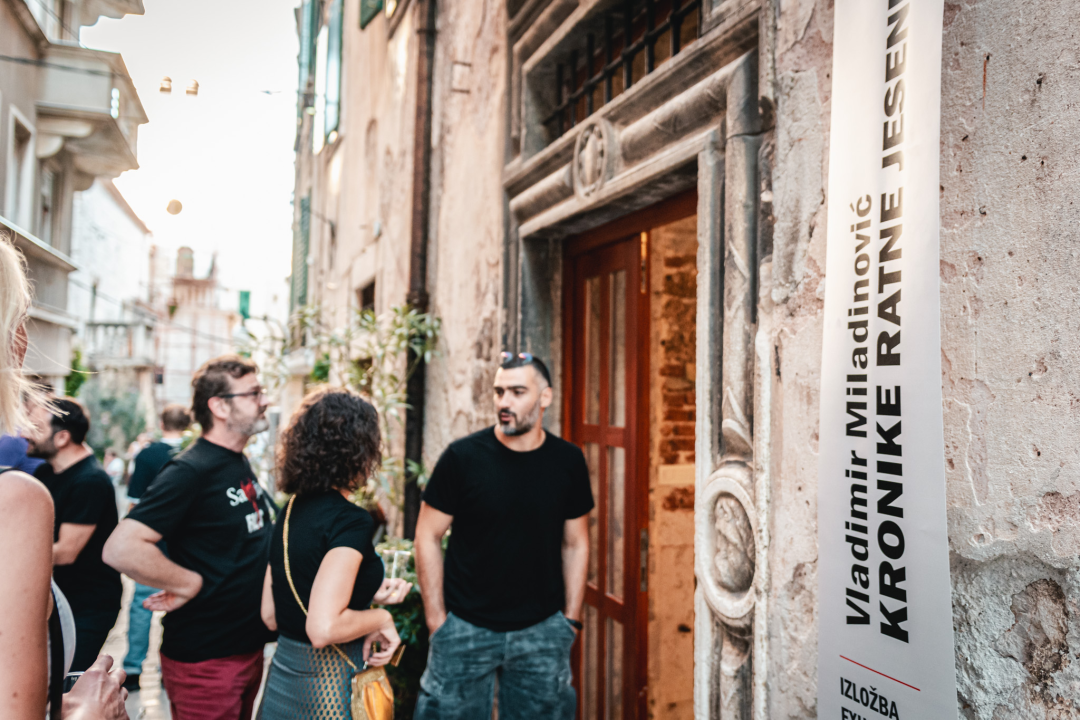 Kronike ratne jeseni: ‘Ljudi koji kao ja nemaju iskustvo rata, znanja temelje na pop kulturi i masovnim medijima’