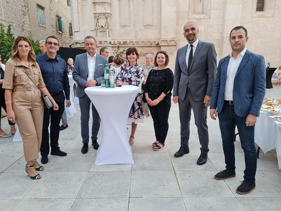 Fešta pred katedralom za deseti rođendan Društva Juraj Dalmatinac: 'Nećemo stati na ovom, jačat ćemo i rasti'