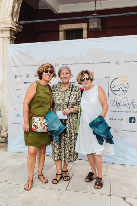 Proslava Društva Juraj Dalmatinac donijela dašak glamura: Birala se najbolja garderoba, poziralo se kao na modnoj pisti