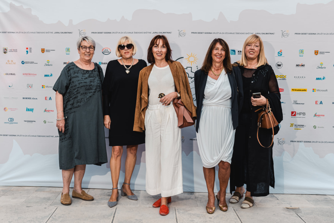 Proslava Društva Juraj Dalmatinac donijela dašak glamura: Birala se najbolja garderoba, poziralo se kao na modnoj pisti