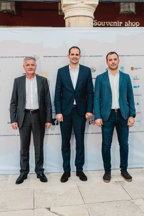 Proslava Društva Juraj Dalmatinac donijela dašak glamura: Birala se najbolja garderoba, poziralo se kao na modnoj pisti