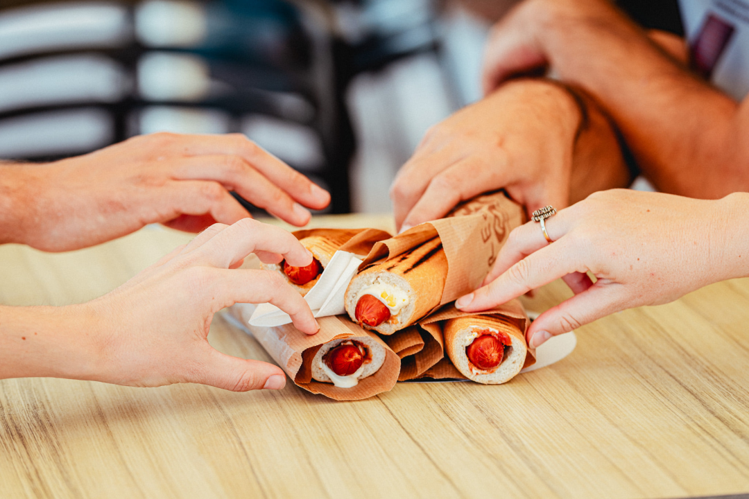 Gastro hit babljeg ljeta: Probali smo hot dogove s pumpe na rivi  