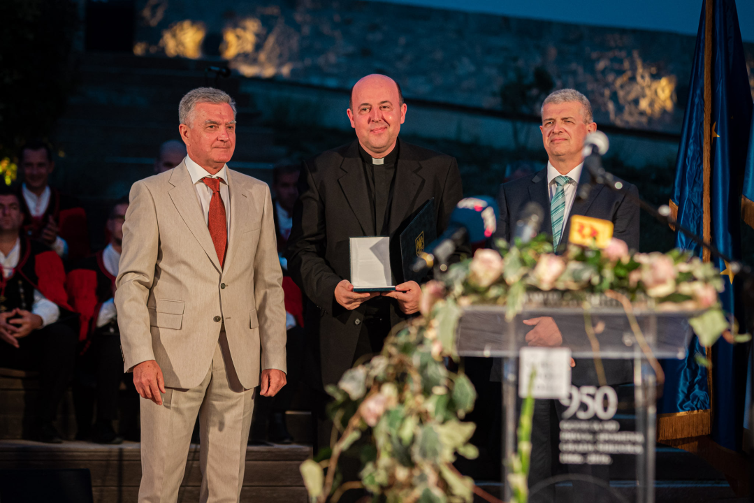 Profesor Labor nagrađen za životno djelo: 'Nisam nikad razmišljao o nagradi, a pogotovo da će kad je dobijem tu biti Gabi Novak' 