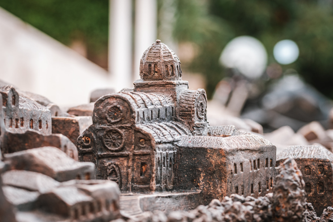 Nakon svečanog otkrivanja, uslijedilo je detaljno proučavanje: 'Dobro je to napravljeno, ali ovakva stvar treba na Poljanu' 