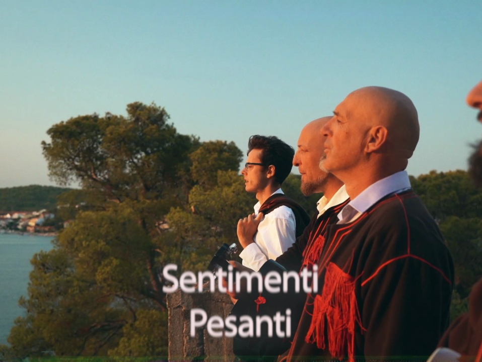 Teški osjećaji objavili singl ‘Susjeda’, u spotu glumi Dania Obratov, nizozemska reprezentativka u sanjkanju!