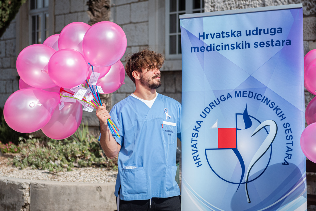 Obilježen Dan ružičaste vrpce: 'Otkrivanje raka dojke u ranoj fazi u 90 posto slučajeva osigurava izlječenje' 