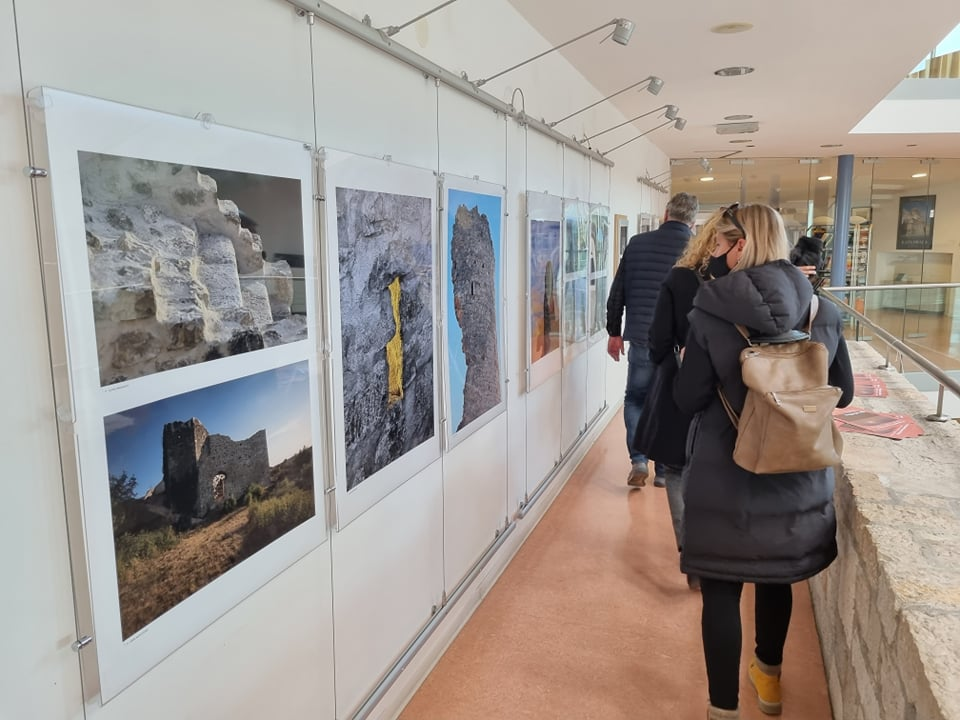 U šibenskoj knjižnici otvorena izložba 'Ponosni čuvari Krke', Nella Slavica: 'U pripremi je projekt revitalizacije utvrde Trošenj'