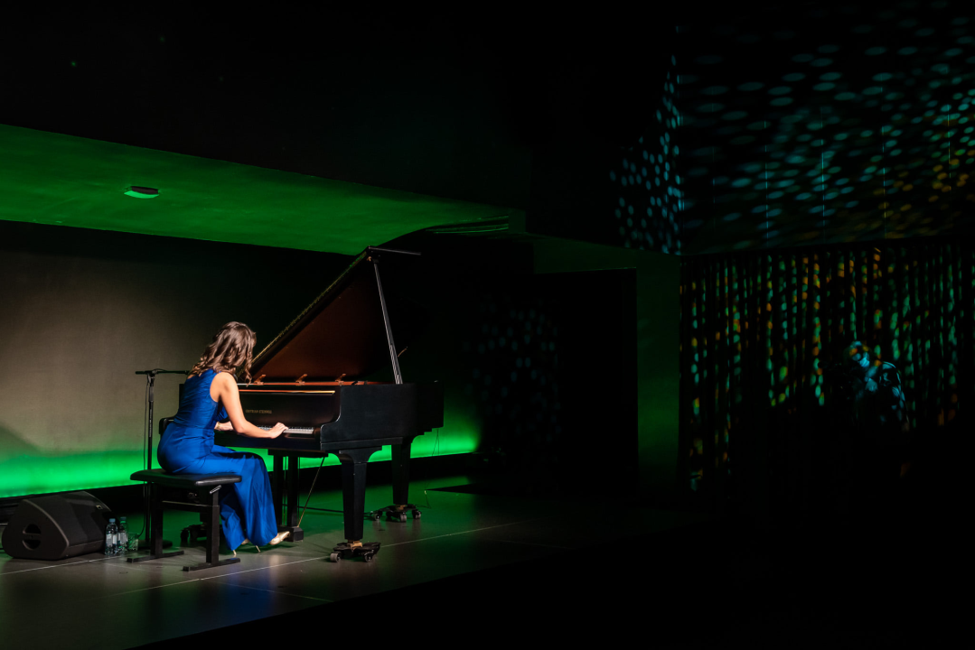 Ljubitelji jazza došli na svoje u Kući umjetnosti Arsen: Pogledajte kako je bilo na koncertu Lane Janjanin  