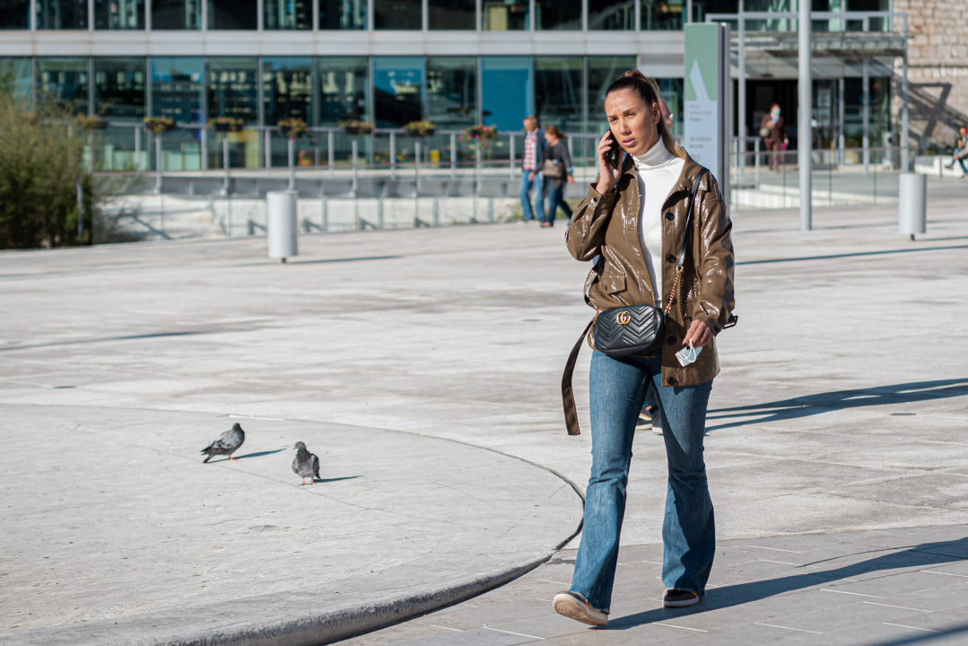 Modno osviještene sugrađanke pokazale koji se kaputi nose ove jeseni 