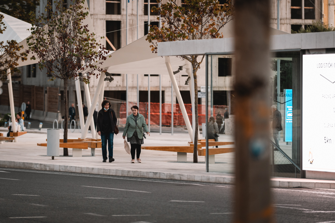 Jesenska idila u Šibeniku: Nema rijeke turista, ali grad je daleko od pustoši!