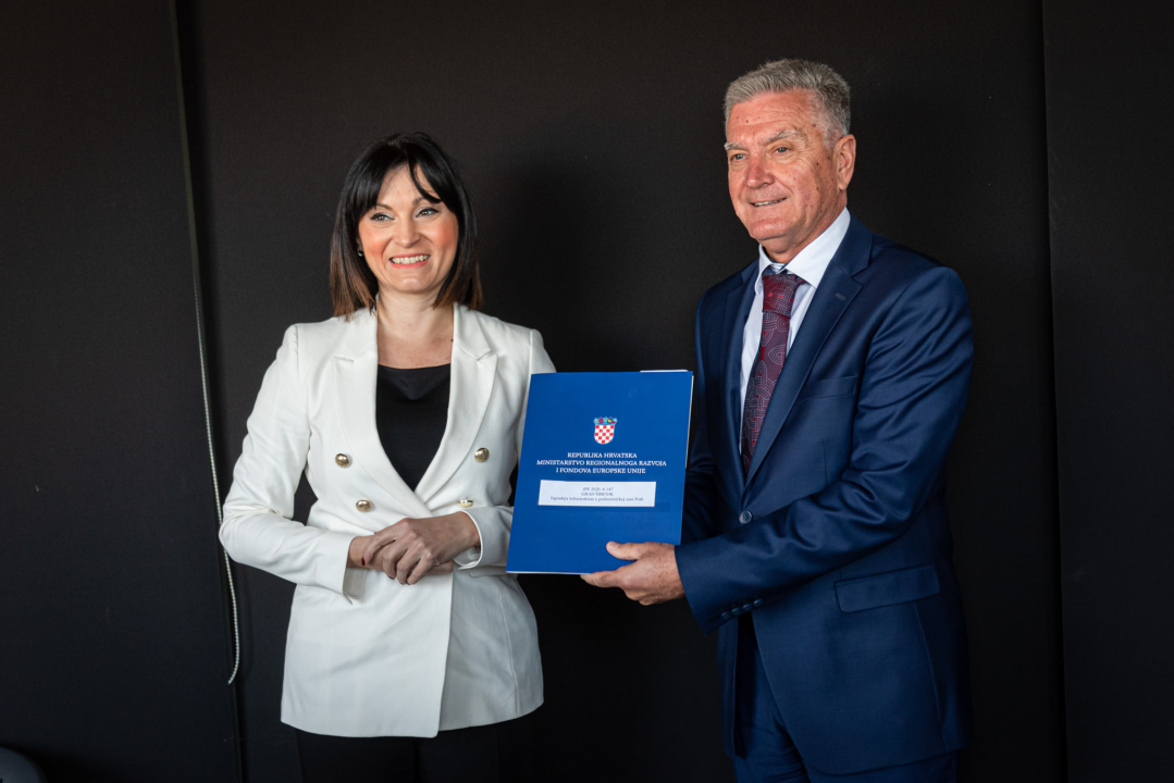 Ministrica Tramišak u Šibenik donijela kuvertu tešku 10,2 milijuna kuna: Novac ide za Bikarac, Pode, tvrđave i kanal sv. Ante   