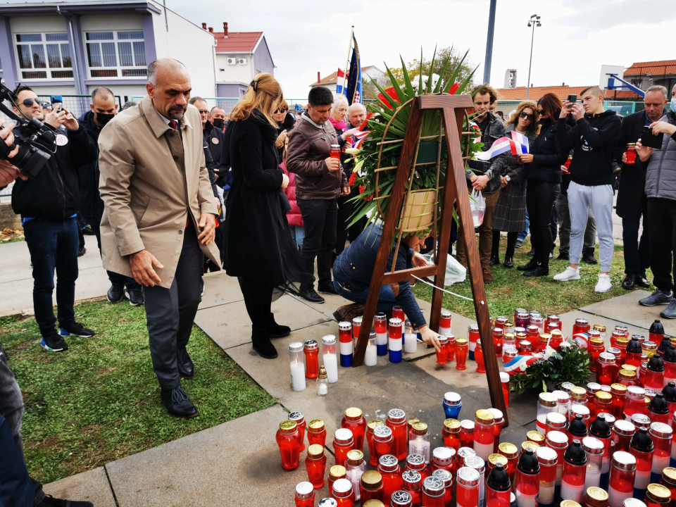 Župan Marko Jelić u Škabrnji odao počast žrtvama 