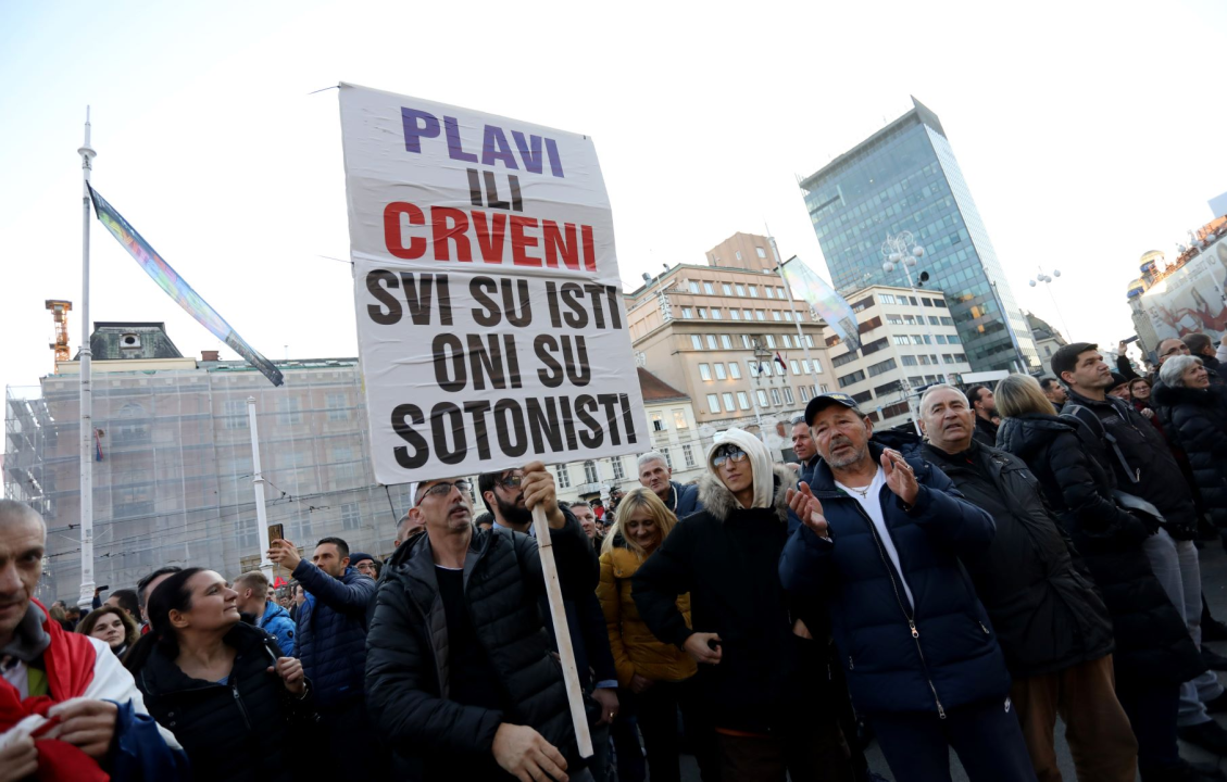 Završio prosvjed u Zagrebu: Pogledajte atmosferu u Zagrebu, okupljene i transparente koje su nosili