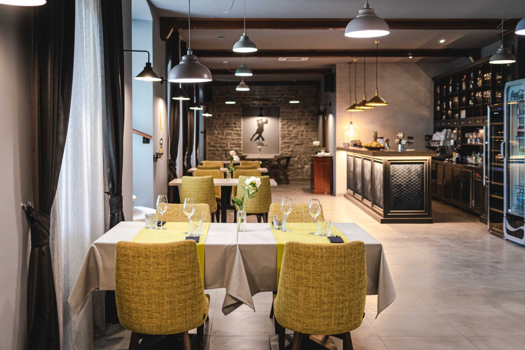 Advent u Arije uz glazbu uživo svakog vikenda donosi odličnu ponudu blagdanskih jela!   