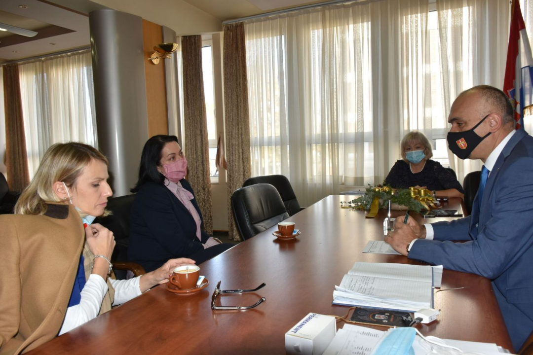 Nagrađivana učiteljica Branka Pastuović na primanju kod župana: 'Vi ste na ponos cijeloj županiji'