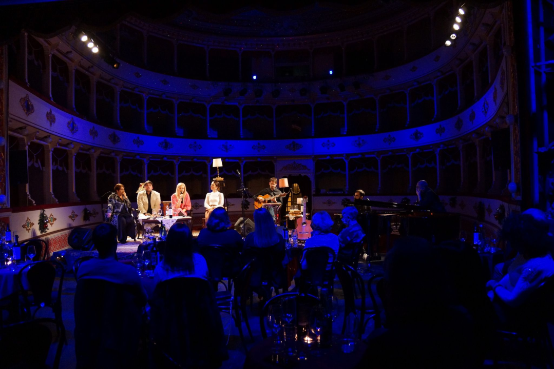 Bajkovita večer u šibenskom kazalištu: Puno Jesenjina, malo Arsena i nešto snijega na kraju