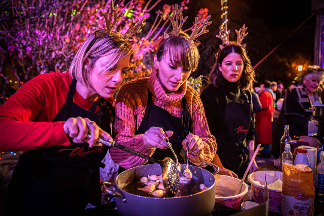 'Grandece od cukra', predvođene popularnom Duki, ispekle najbolje fritule na Frituladi u đardinu 