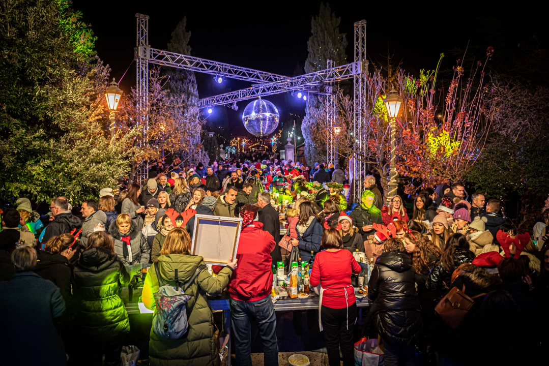 'Grandece od cukra', predvođene popularnom Duki, ispekle najbolje fritule na Frituladi u đardinu 