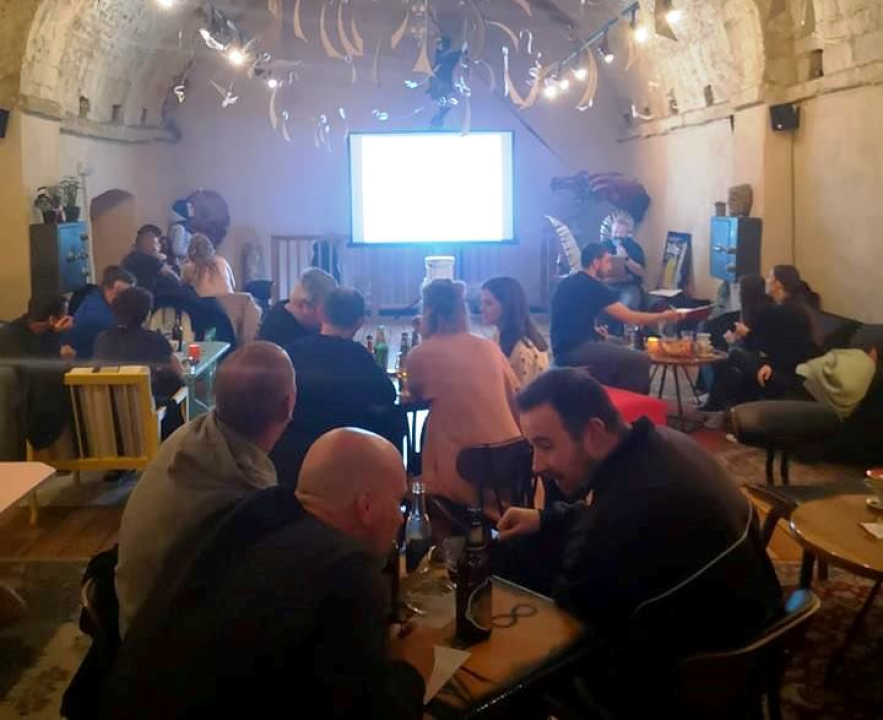 Prije osam godina u Azimutu je počela pub kviz histerija: Čast da obilježi tu obljetnicu pripala je koautoru prvog kviza ikad  