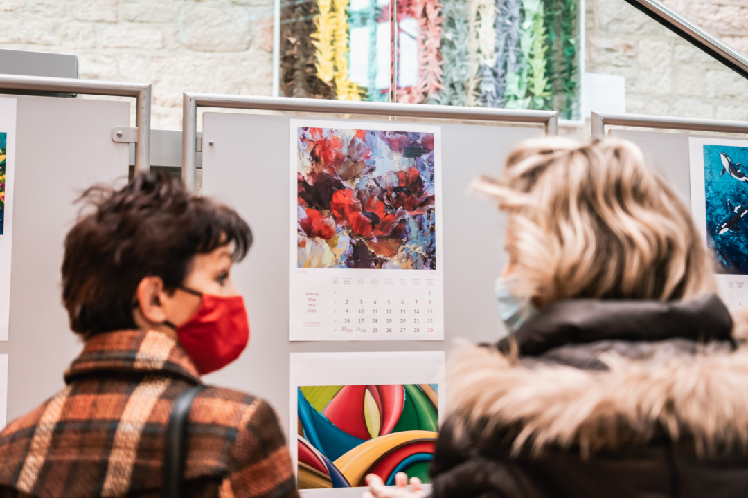 Grupa 9 predstavila svoj prvi kalendar: ‘Ovo je bis naše izložbe, ali u malim formatima’