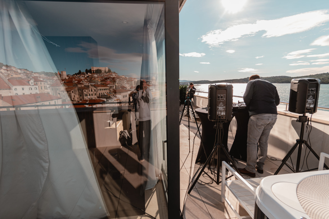 Šibeniku za rođendan poklanjamo spektakularne kadrove Šibenika uz SuggaDaddyja, Bakulu i Fikcija Mongera