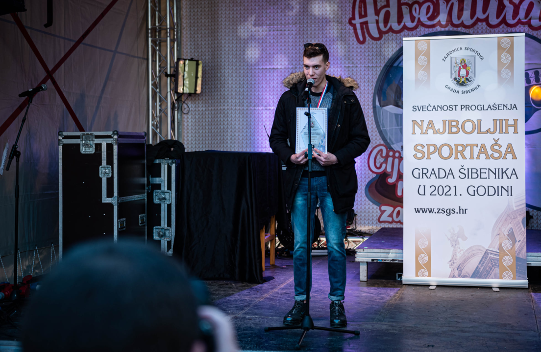 Vaterpolisti Solarisa i košarkašice Šibenika u ekipnoj, a Toni Slavica i Nives Radić u pojedinačnoj konkurenciji 