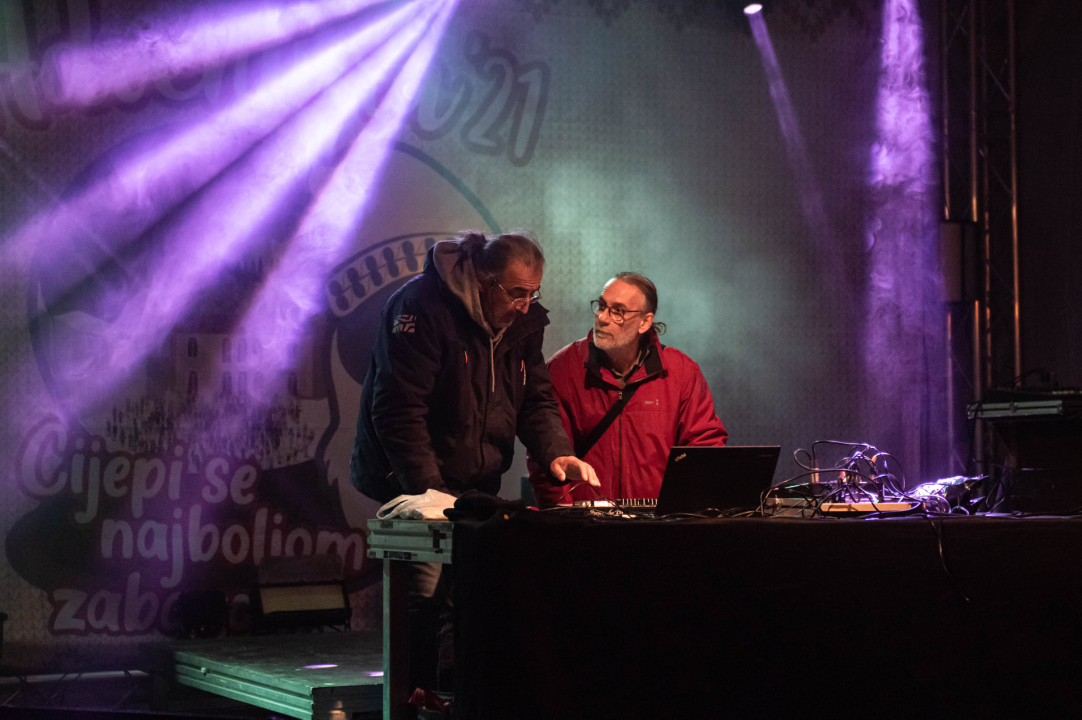 Disco Gimnazija u đardinu vratila Šibenčane u dobra stara vremena: Pogledajte kako je bilo 