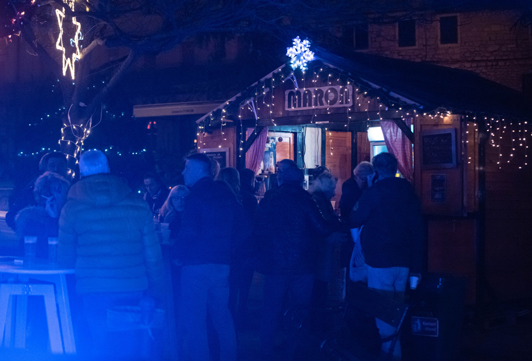 Disco Gimnazija u đardinu vratila Šibenčane u dobra stara vremena: Pogledajte kako je bilo 